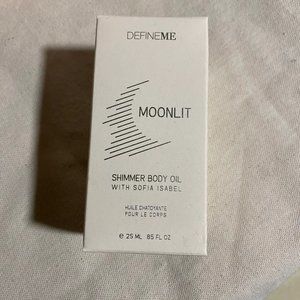 DefineMe shimmer body oil